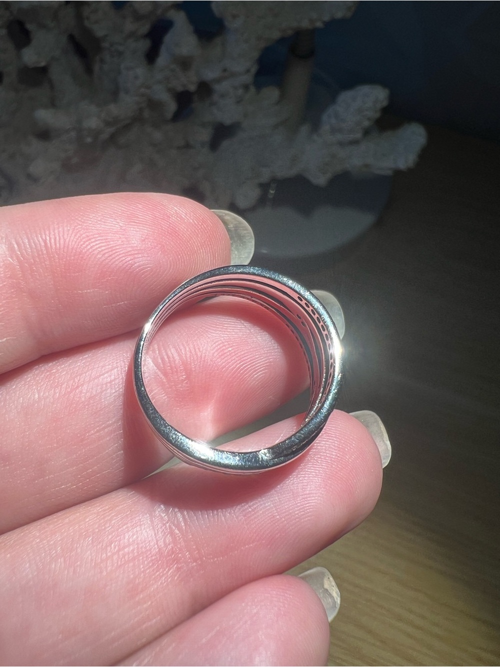 Multi-Band Crossover Ring – Size 8 - Picture 14 of 17